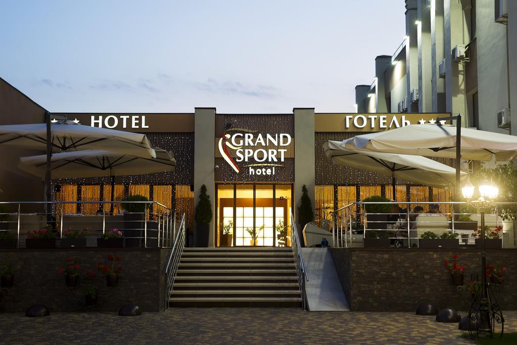 Grand Sport Hotel Brovary Exterior foto